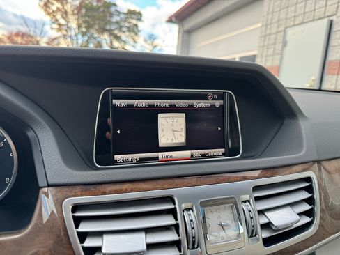 Used 2014 Mercedes-Benz E 350 4MATIC Wagon image 21