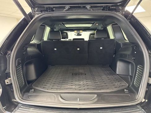 Used 2022 Jeep Grand Cherokee Limited image 6