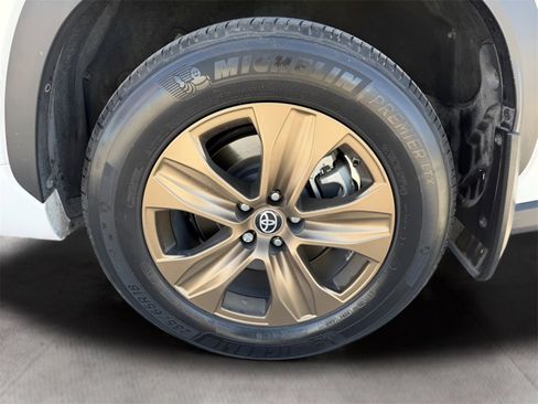 Used 2023 Toyota Highlander Bronze Edition image 22