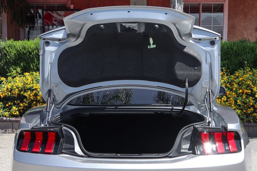 Used 2025 Ford Mustang Coupe RWD image 8