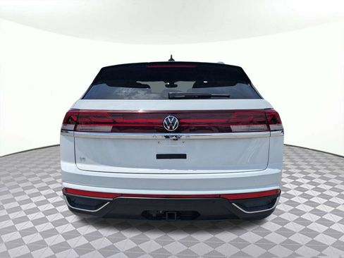 Used 2025 Volkswagen Atlas Cross Sport SE FWD image 4