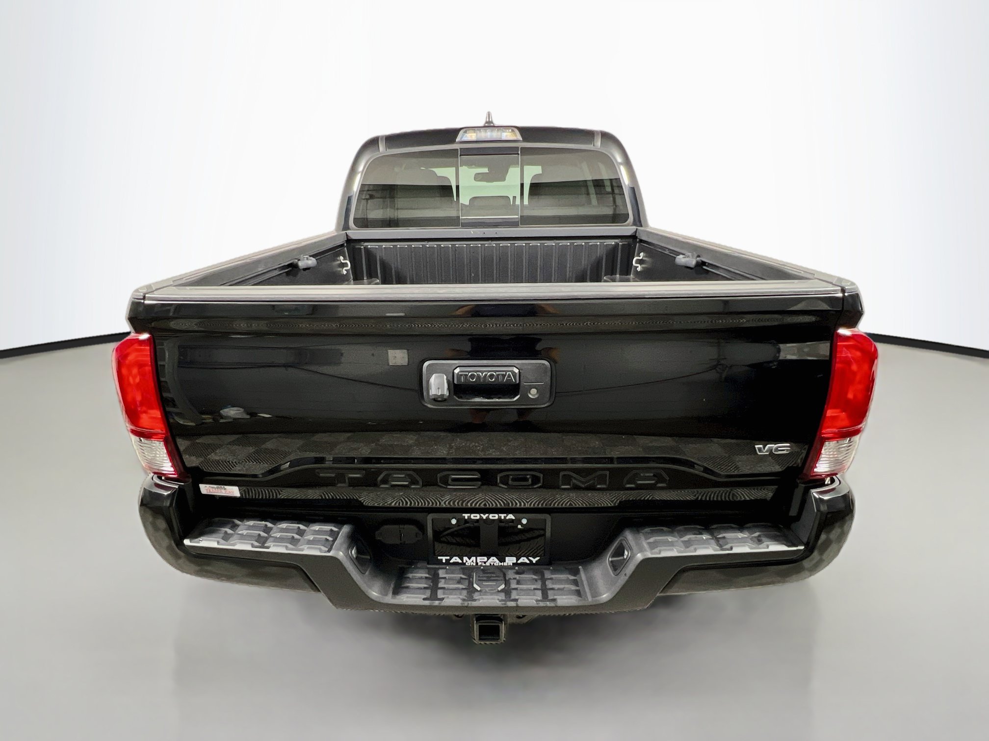 Used 2023 Toyota Tacoma SR5 w/ Technology Package RWD image 6