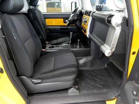 Used 2007 Toyota FJ Cruiser 4WD w/ Upgrade Pkg 2 image 28