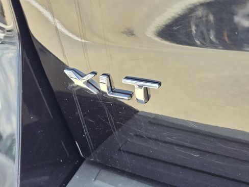 Used 2024 Ford Expedition XLT RWD image 12