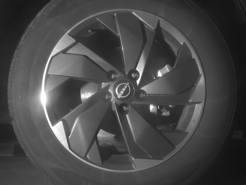 Used 2025 Nissan Rogue SV AWD/4WD image 13