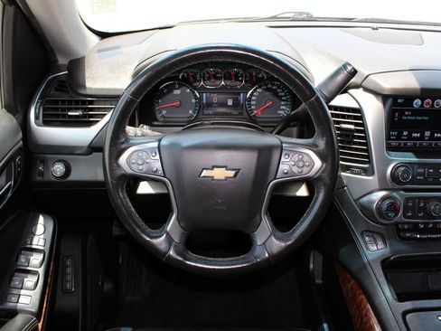 Used 2018 Chevrolet Tahoe Premier RWD image 11