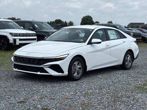 New 2026 Hyundai Elantra SE FWD image 15