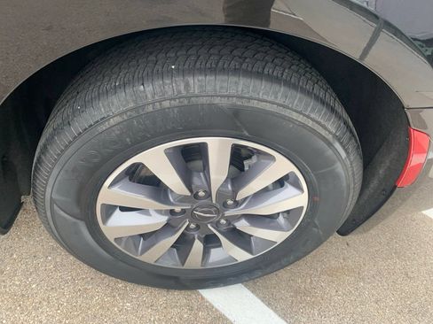 Used 2023 Chrysler Pacifica Touring-L FWD image 37