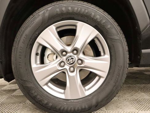 Used 2025 Toyota RAV4 LE AWD/4WD image 6