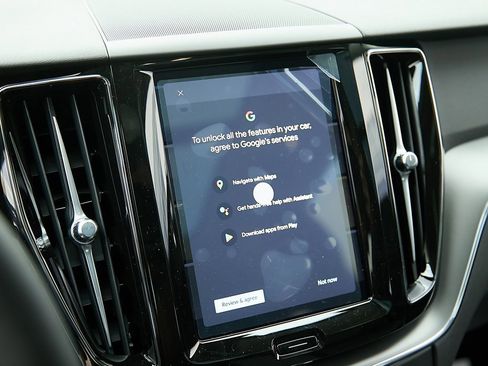 New 2025 Volvo XC60 B5 Core w/ Protection Package Premier image 14