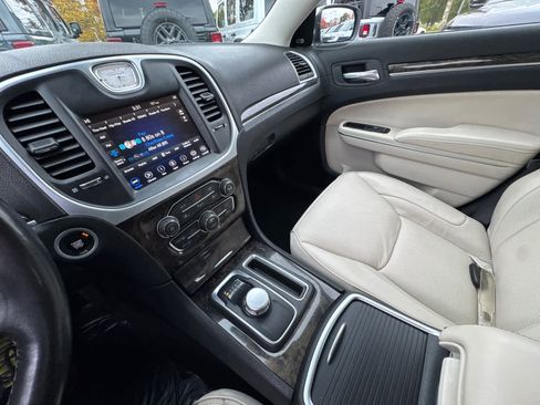 Used 2022 Chrysler 300 Touring L w/ Popular Equipment Group image 24