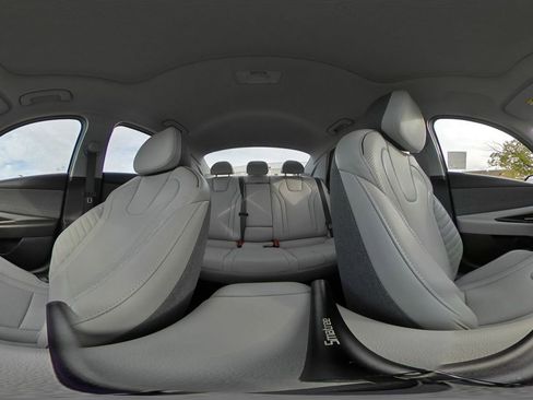 Used 2025 Hyundai Elantra Limited image 42