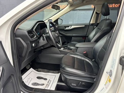 Used 2020 Ford Escape SEL image 18