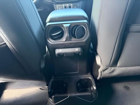 Used 2021 Jeep Wrangler Unlimited Sport image 27