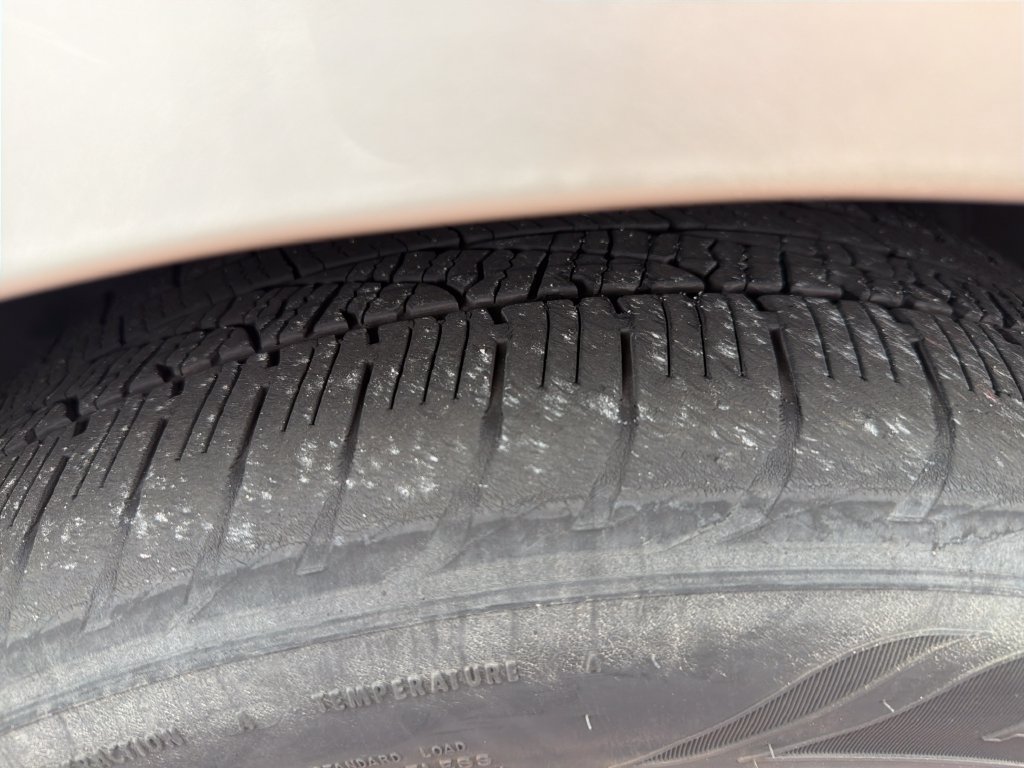 Used 2013 Buick LaCrosse Leather FWD image 24