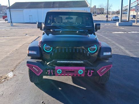 Used 2018 Jeep Wrangler Unlimited Sport S image 8