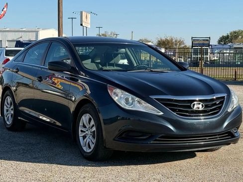 Used 2011 Hyundai Sonata GLS image 3