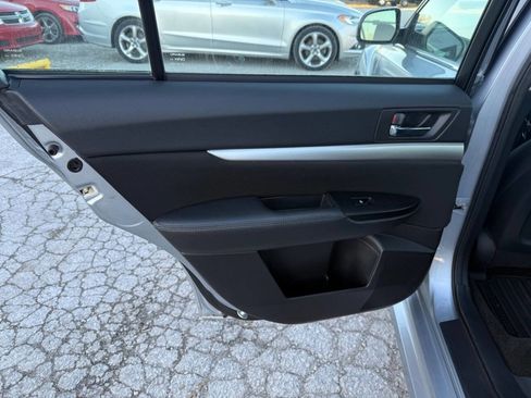 Used 2013 Subaru Legacy 2.5i Premium w/ All-Weather Pkg + Moonroof image 17