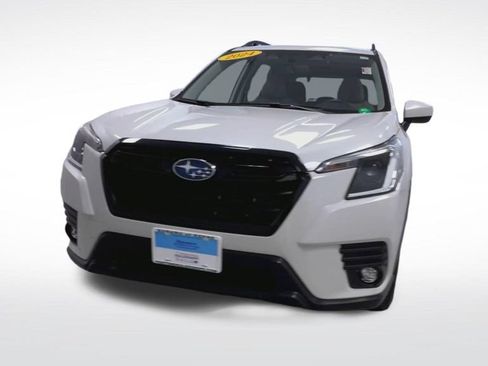 Used 2024 Subaru Forester Premium AWD/4WD image 3