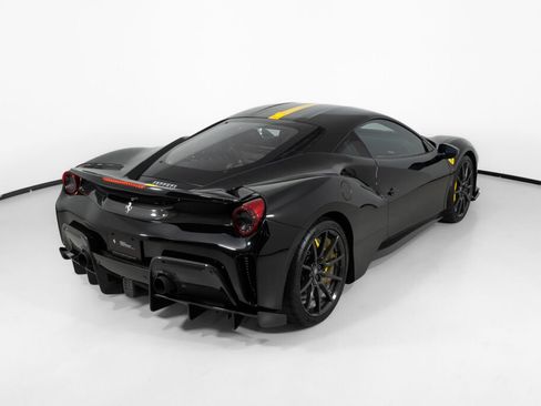 Used 2019 Ferrari 488 Pista Coupe RWD image 10
