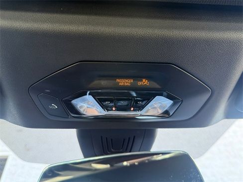 Used 2024 BMW M440i Convertible w/ Premium Package image 22