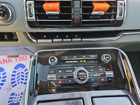 Used 2019 Lincoln Navigator L Reserve AWD/4WD image 18