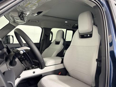 New 2026 Land Rover Defender 110 OCTA AWD/4WD image 5