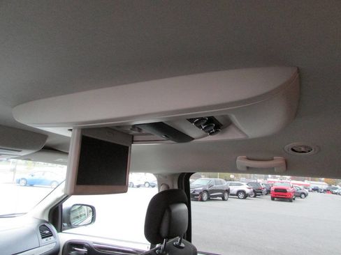 Used 2017 Dodge Grand Caravan SE w/ Power Window Group image 6