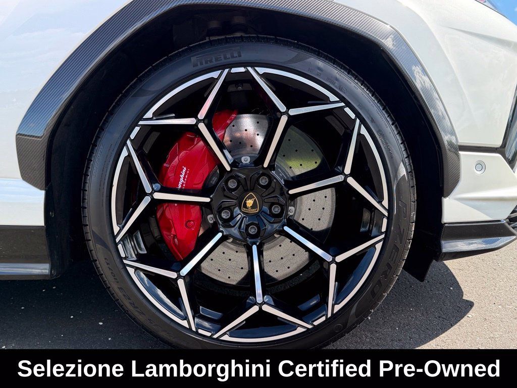 Used 2024 Lamborghini Urus Performante AWD/4WD image 13