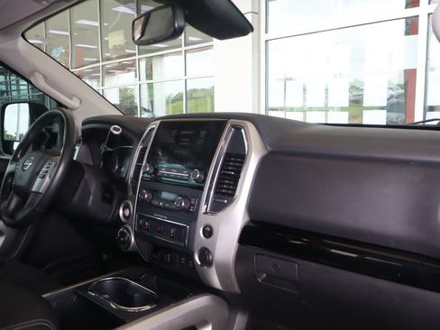 Used 2021 Nissan Titan SV w/ SV Convenience Package AWD/4WD image 40