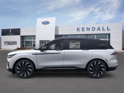 New 2026 Lincoln Nautilus Reserve w/ Jet Appearance Package image 3