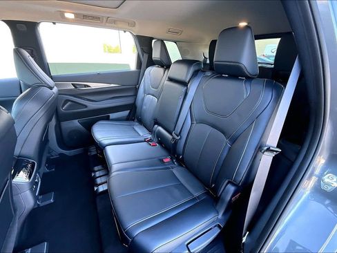 Certified 2023 INFINITI QX60 Luxe w/ Cargo Package AWD/4WD image 32