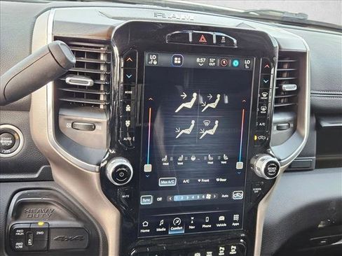 Used 2024 RAM 2500 Laramie w/ Towing Technology Group image 17