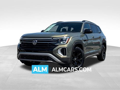 Used 2024 Volkswagen Atlas Peak Edition SE image 1