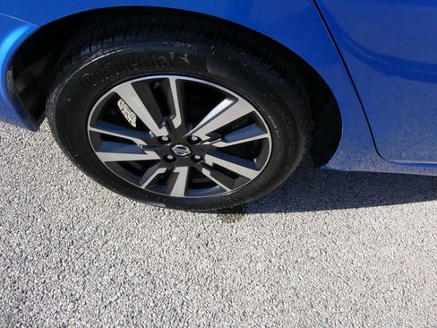 Used 2021 Nissan Versa SV image 25