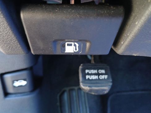 Used 2024 Nissan Altima 2.5 SV image 47