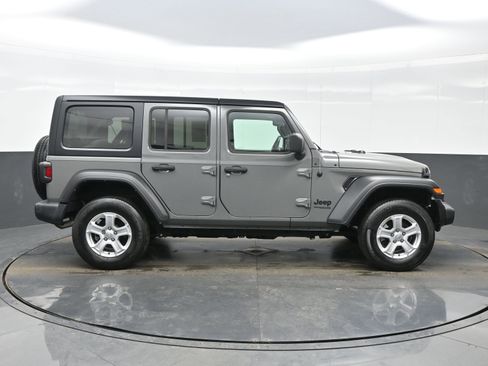 Used 2022 Jeep Wrangler Unlimited Sport S image 7