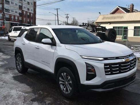 Used 2025 Chevrolet Equinox LT AWD/4WD image 4