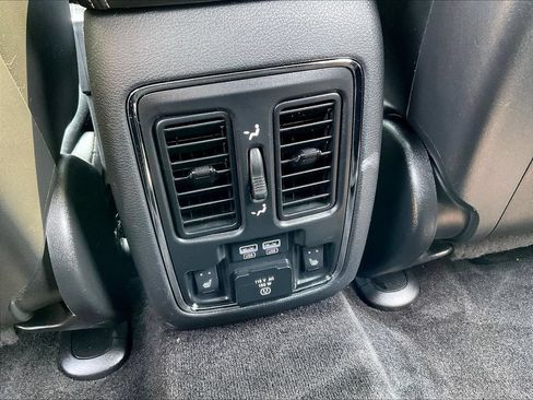 Used 2016 Jeep Grand Cherokee Limited AWD/4WD image 10