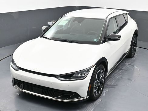 Used 2022 Kia EV6 Wind image 42