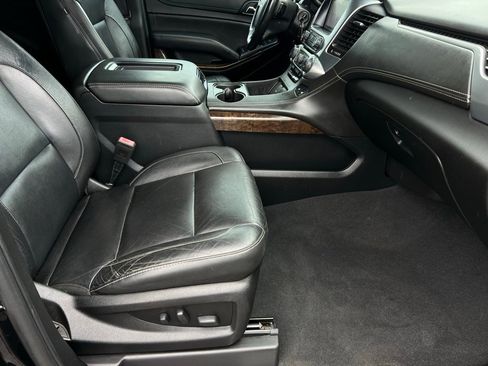 Used 2019 Chevrolet Suburban LT image 23