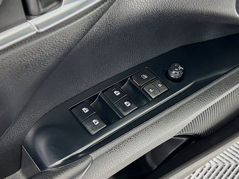 Certified 2020 Toyota Camry SE w/ Carpet Mat Package AWD/4WD image 17
