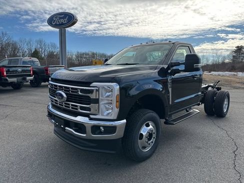 New 2026 Ford F350 XL w/ XL Chrome Package AWD/4WD image 3