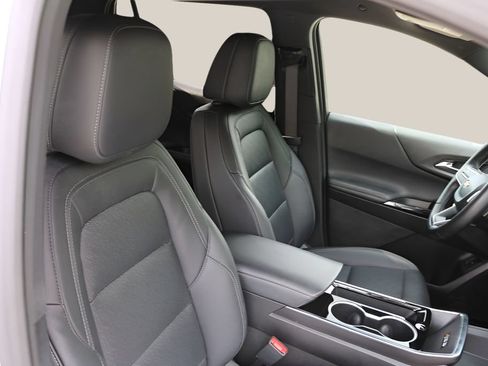 Used 2025 Chevrolet Equinox LT w/ Convenience Package II FWD image 20