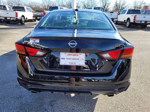 Used 2024 Nissan Altima 2.5 SR image 9