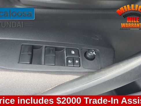 Used 2023 Toyota Corolla LE FWD image 12
