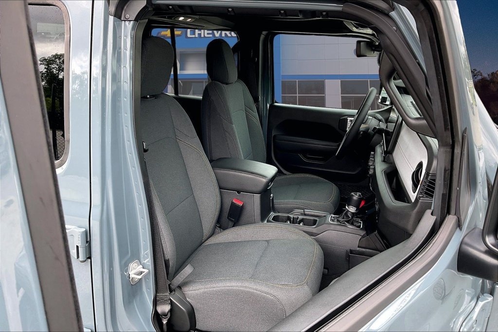 Used 2024 Jeep Gladiator Sport AWD/4WD image 33