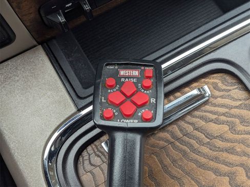 Used 2018 RAM 3500 Laramie Longhorn w/ Longhorn Southfork Package image 22