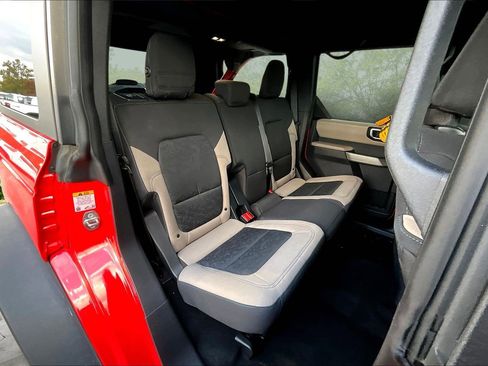 Used 2023 Ford Bronco Wildtrak image 25