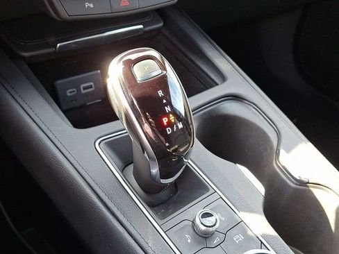 Certified 2025 Cadillac XT4 Premium Luxury image 16